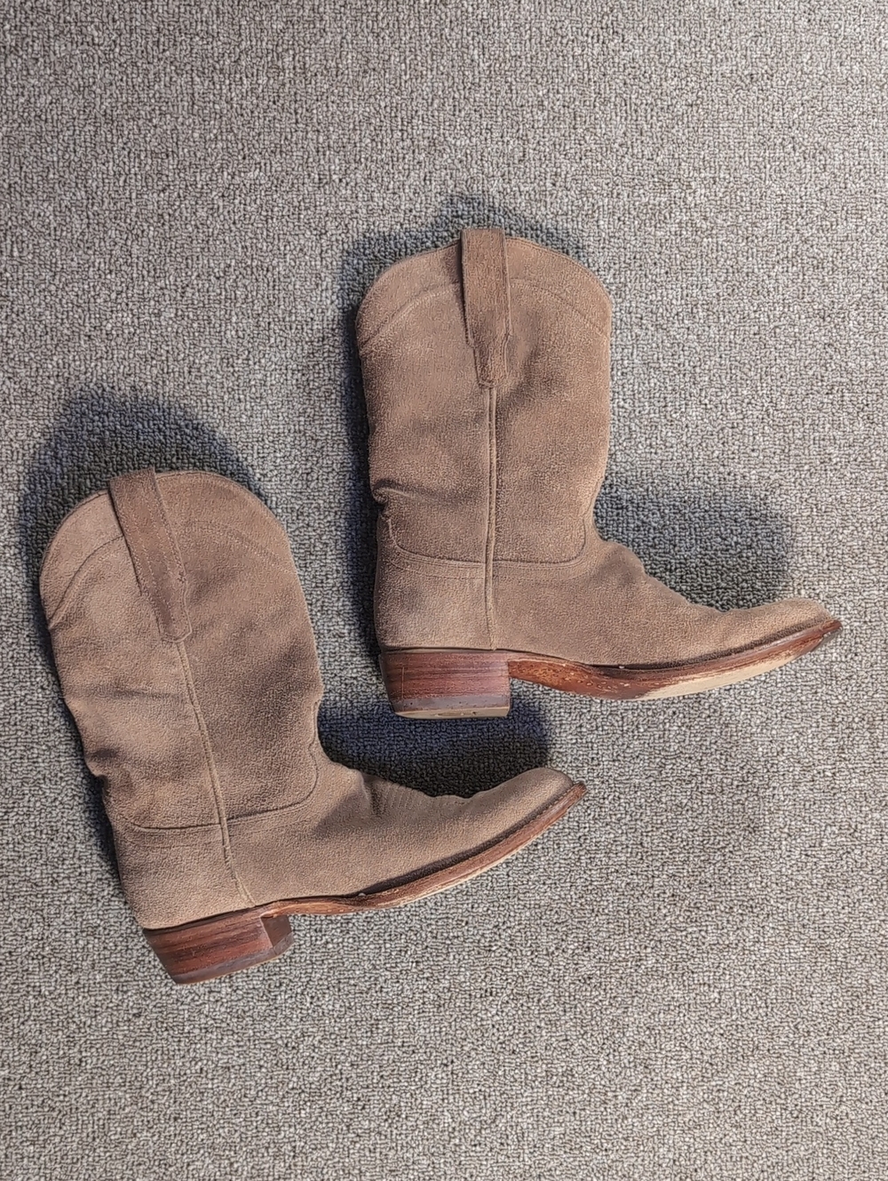 Tecovas “The Johnny”  Size 8.0D in Tan Camel Roughout Suede Leather Cowboy Boots